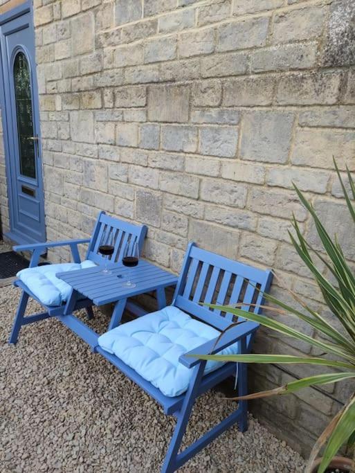 The Old Bar In Wiltshire - 1 Bedroom Guesthouse Chippenham  Exterior foto
